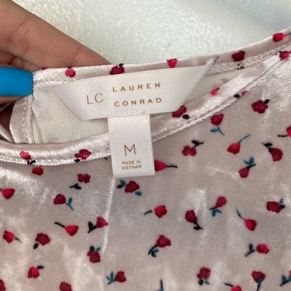 Lauren Conrad top. - Picture 4 of 4